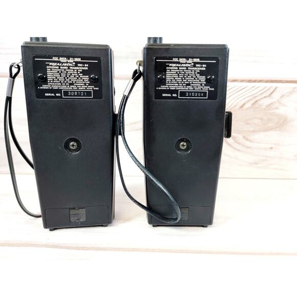 2 - Vintage Realistic TRC-84 Citizen Band Trransciever Walkie Talkie Radios - Picture 4 of 9